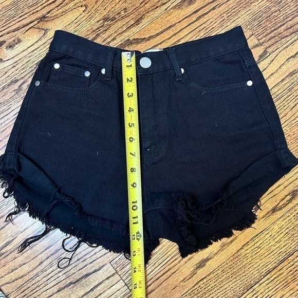 Princess Polly Jean Shorts Womens Denim Cut Offs Black Raw Hem Distressed Size 4 - Picture 5 of 8